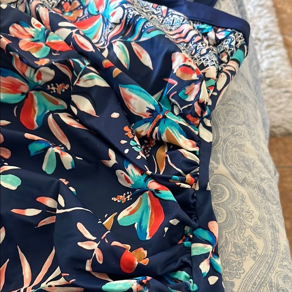 Maxine of Hollywood Swimsuit - Picture 2 of 5